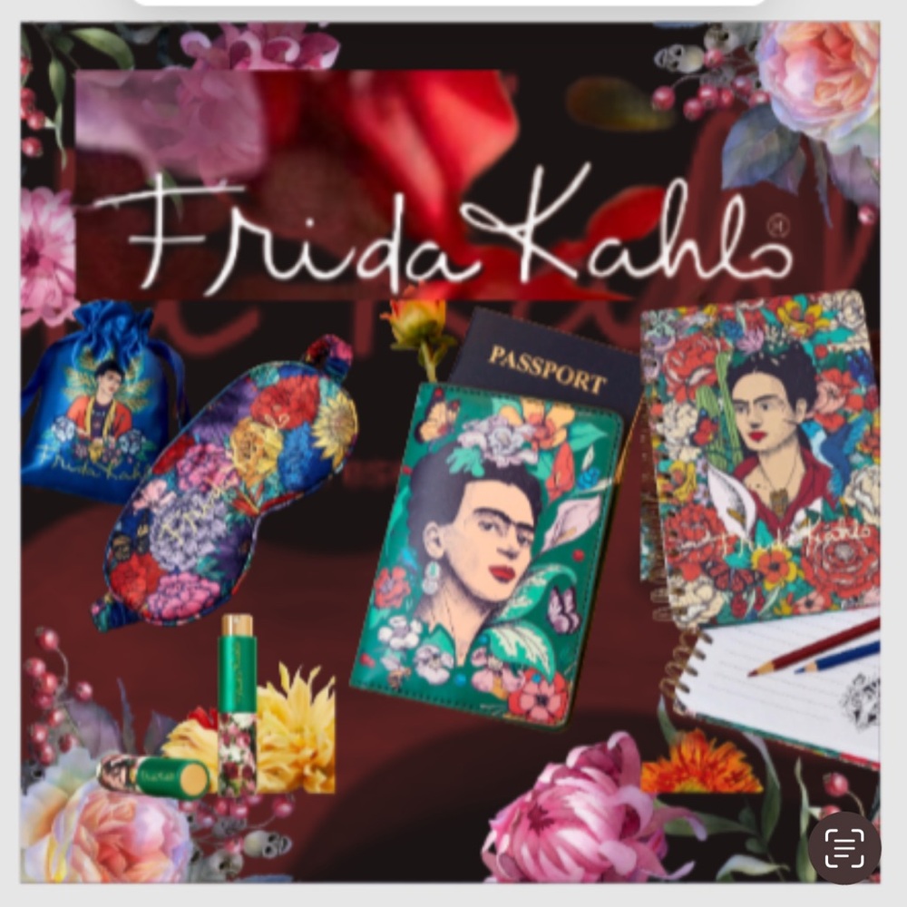 Frida Kahlo Floral Travel Set